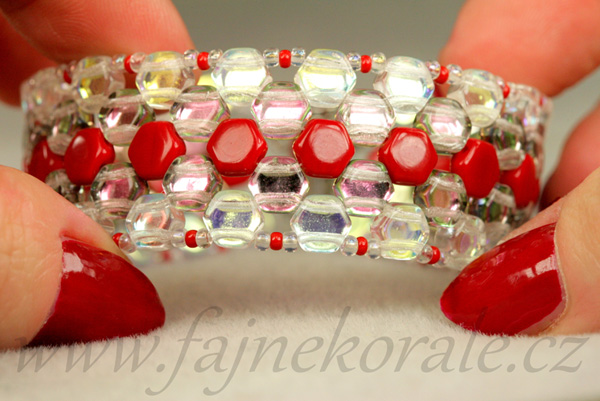 Dvoudírový hexagon (honeycomb) 6 mm, 30 ks - sytá korálově červená