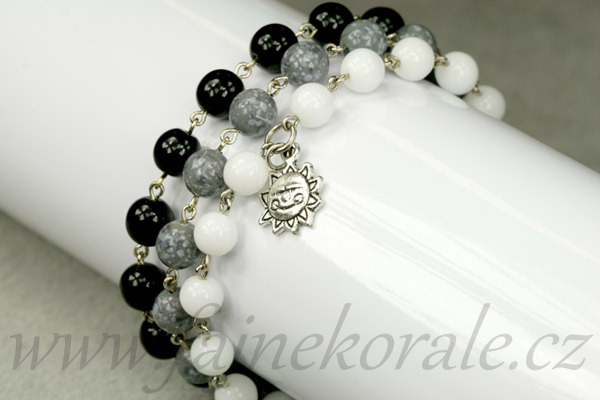 Mačkané korálky kuličky 8 mm, 20 ks/16 cm - sytá černá