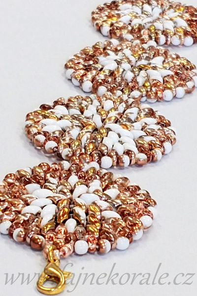 Matubo Superduo™ 2,5x5 mm, bal. 10 g - bílá křída s půlpokovem zlato Capri
