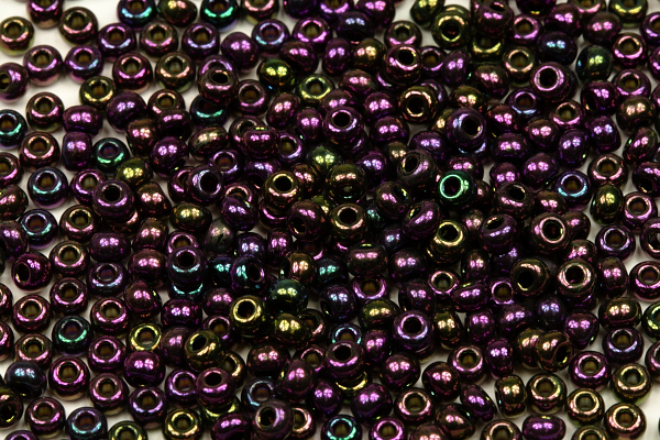 PRECIOSA rokajl 7/0 (3,2 - 3,7 mm) RH, bal. 50 g - červený iris (metal. fialová)