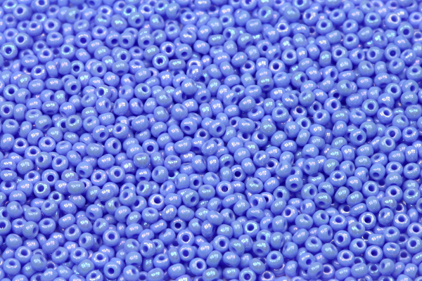 PRECIOSA rokajl 11/0 (2,0 - 2,2 mm) RH, bal. 50 g - sytá modrá, rainbow