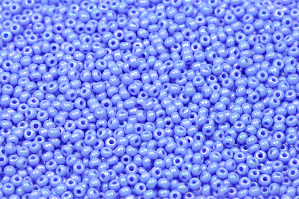 PRECIOSA rokajl 11/0 (2,0 - 2,2 mm) RH, bal. 50 g - sytá modrá, rainbow