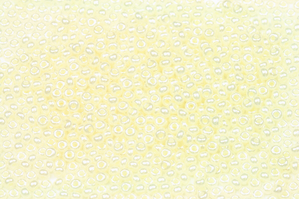 TOP Rokajl Preciosa 10/0 (2,2 - 2,4 mm) RH, 20 g - Ceylon, světle žlutý listr (47102)