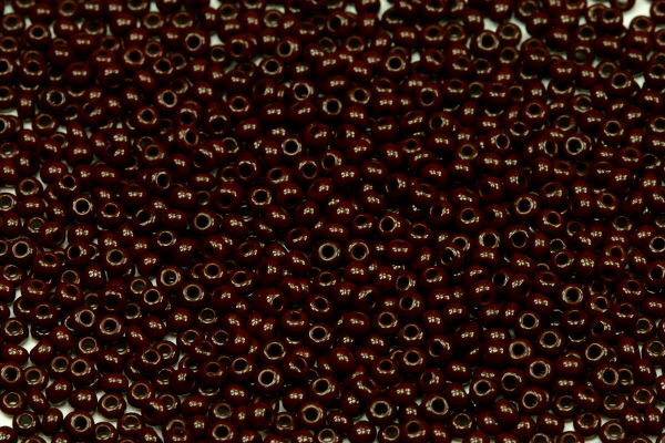 PRECIOSA rokajl 10/0 (2,2 - 2,4 mm) RH, bal. 50 g - sytá tmavě hnědá