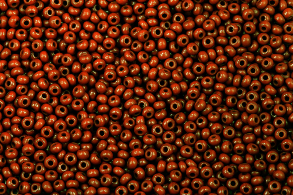 PRECIOSA rokajl 10/0 (2,2 - 2,4 mm) RH, bal. 50 g - sytá středně hnědá