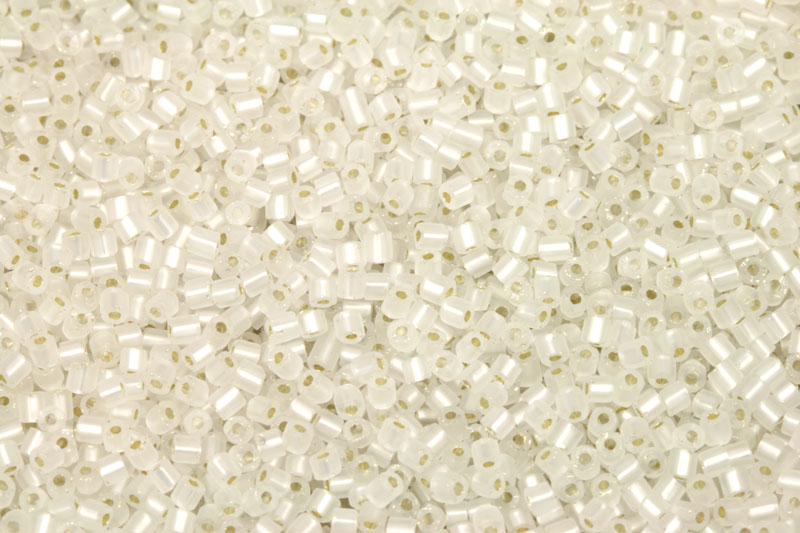 PRECIOSA™ dvoukrátky (2cuts) 11/0 (1,8 - 2,0 mm) RH, bal. 50 g - krystal mat, SL