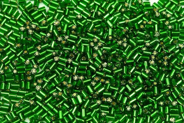 PRECIOSA Bugles-RH, rovné čípky 0,5" (1,6 mm), bal. 50 g - transp. zelená peridot, SL
