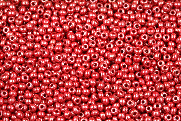 Rokajl Preciosa 7/0 (3,2 - 3,7 mm) RH, bal. 50 g - sytá červená s listrem, sfinx
