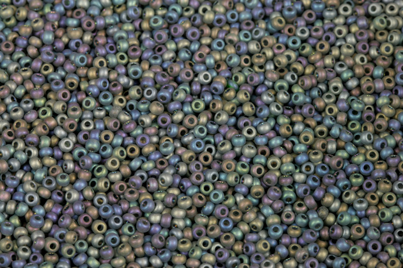 Rokajl Preciosa 11/0 (2,0 - 2,2 mm) SH, bal. 50 g - transp. šedá, rainbow, matná