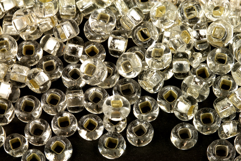 Rokajl Preciosa 2/0 (5,8 - 6,3 mm) SH, bal. 50 g - krystal se stříbrným průtahem, SL