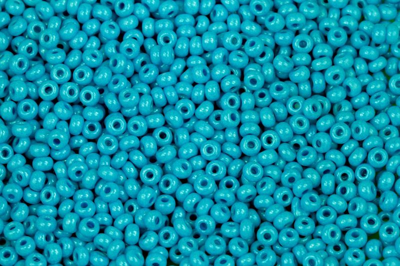 PRECIOSA rokajl 8/0 (2,8 - 3,2 mm) RH, bal. 50 g - sytý tyrkysově modrý listr