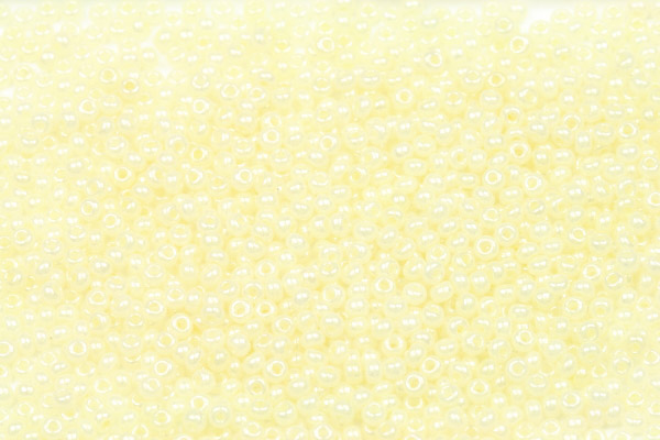 PRECIOSA rokajl 11/0 (2,0 - 2,2 mm) RH, bal. 50 g - alabastr, světloučce žlutý listr shell
