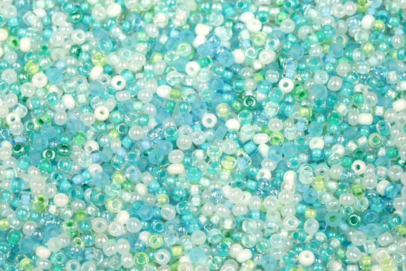 PRECIOSA rokajl MIX 10/0 (2,2 - 2,4 mm) RH, bal. 50 g - bílo-modrozelený mix