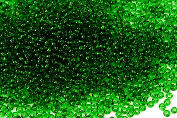 PRECIOSA rokajl 10/0 (2,2 - 2,4 mm) RH, bal. 50 g - transparentní chrysolitově zelená