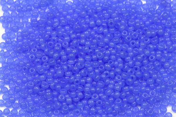 PRECIOSA rokajl 11/0 (2,0 - 2,2 mm) RH, bal. 50 g - safírově modrý solgel na alabastru