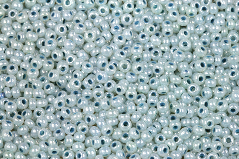 PRECIOSA rokajl 8/0 (2,8 - 3,2 mm) RH, bal. 50 g - zelená, Ceylon green