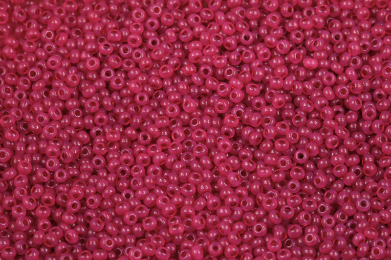 PRECIOSA rokajl 10/0 (2,2 - 2,4 mm) RH, bal. 50 g - červenorůžová, solgel alabastr