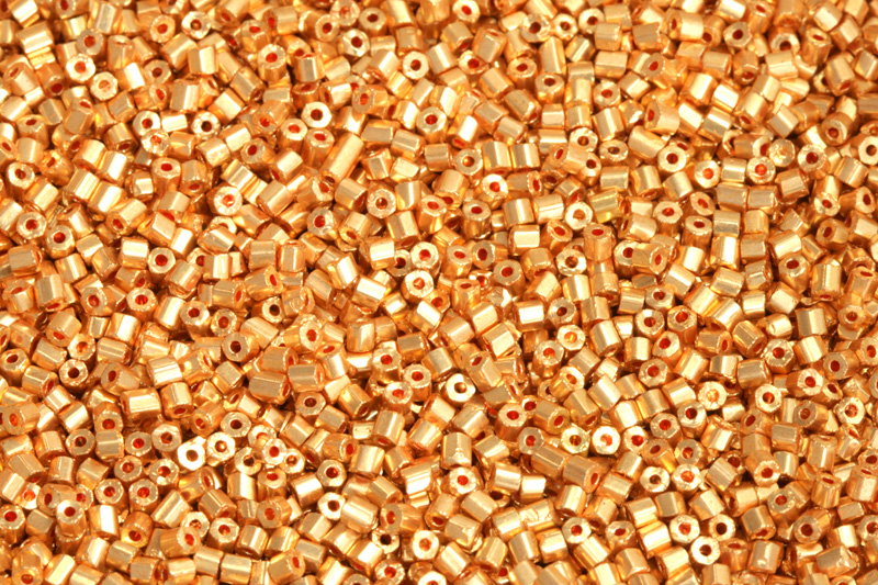PRECIOSA dvoukrátky (2cuts) 10/0 (2,0-2,2 mm) RH, bal. 50 g - metalická zlatá