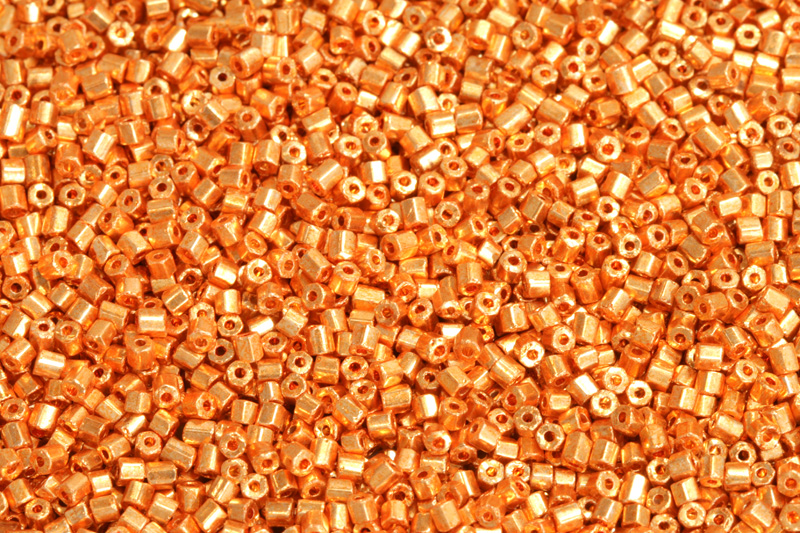 PRECIOSA dvoukrátky (2cuts) 10/0 (2,0-2,2 mm) RH, bal. 50 g - metalická oranžová