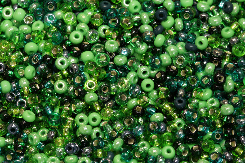 PRECIOSA rokajl MIX 8/0 (2,8 - 3,2 mm), bal. 50 g - zelený mix