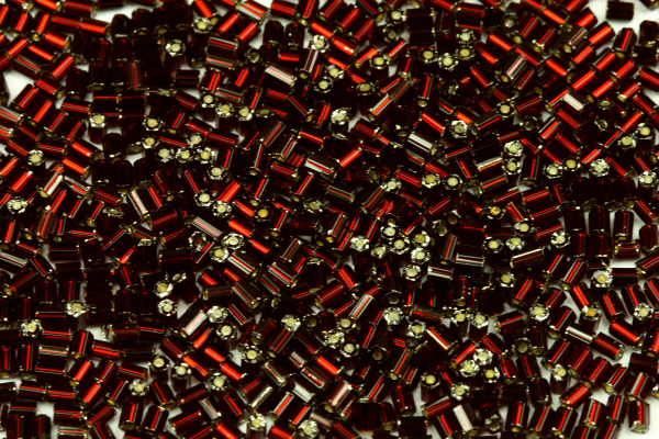 PRECIOSA™ dvoukrátky (2cuts) 11/0 (1,8 - 2,0 mm) RH bal. 50 g - tmavá rubínově červená, SL