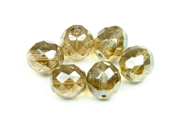 Broušená kulička ohňovka 10 mm, 16 ks/16 cm - transp. kouřový topaz s bílým listrem