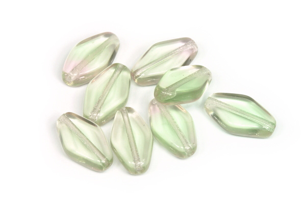 Mačkané perle 13x8 mm, 13 ks/16 cm - světle růžovo-zelený přetah "paví pera"