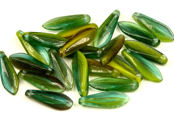 Mačkané jazýčky 5x16 mm, 20 ks - polotransparentní zelená žíhaná