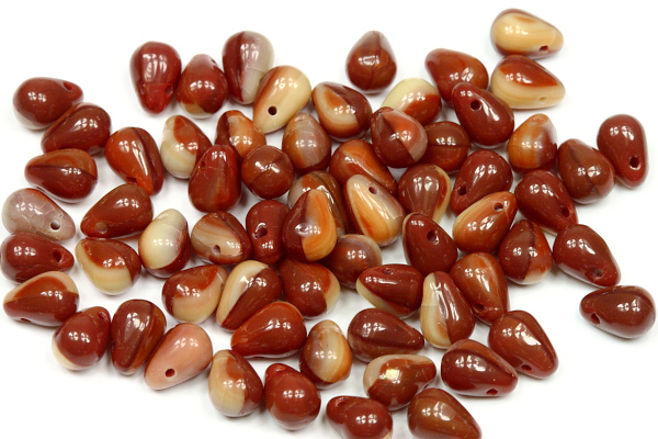 Mačkané korálky slzičky, hrušky 4x6 mm, 65 ks - červeno-hnědá žíhaná