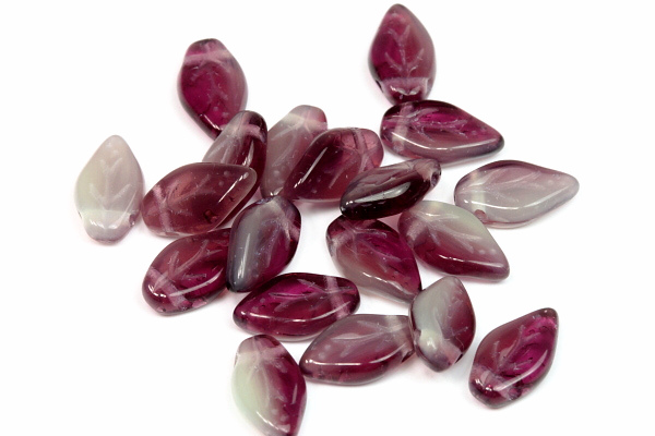 Mačkané korálky lísteček 10x6 mm, 30 ks - žíhaná bílofialová