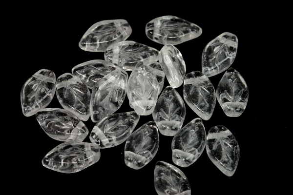 Mačkané korálky lísteček 10x6 mm, 30 ks - krystal