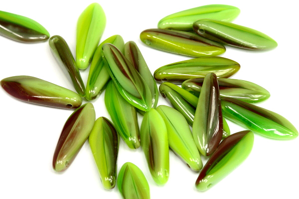 Mačkané jazýčky 5x16 mm, 21 ks- sytá zelená žíhaná