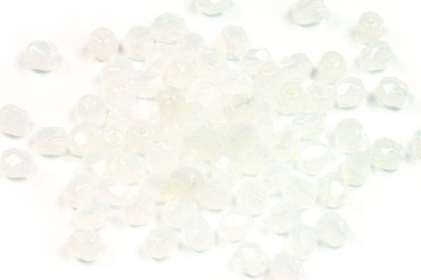 Broušená kulička ohňovka 4 mm, 40 ks/16 cm - bílý opál
