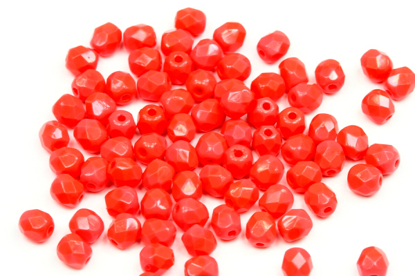 Broušená kulička ohňovka 4 mm, 40 ks/16 cm - sytý koralín
