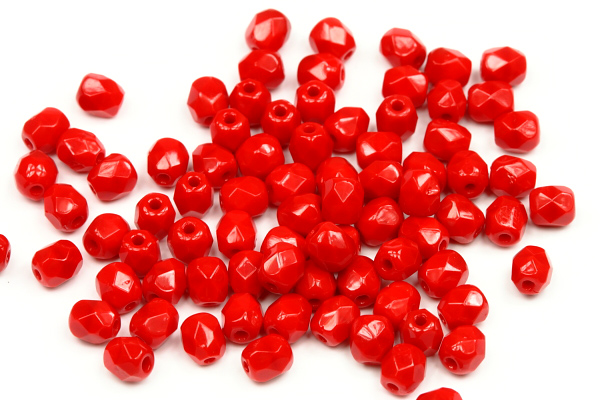 Broušená kulička ohňovka 4 mm, 40 ks/16 cm - červený korál