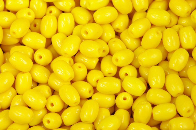 Mačkané korálky oliva (ovál) 6x4 mm, 27 ks/16 cm - sytá žlutá, limon