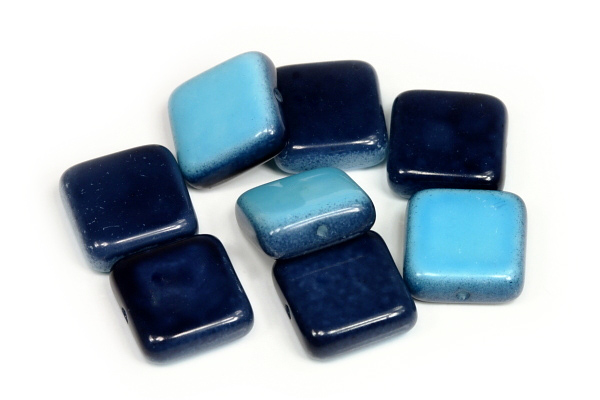 Mačkaná perle smáčená, čtvereček 10x10 mm, 16 ks/16 cm