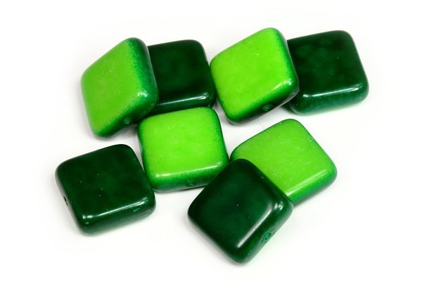 Mačkaná perle smáčená, čtvereček 10x10 mm, 16 ks/16 cm
