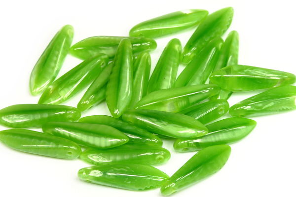 Mačkané jazýčky 5x16 mm, 25 ks- zelené sklo měsíční svit
