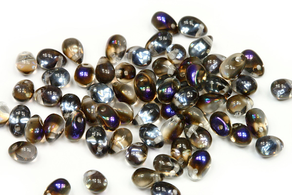 Mačkané korálky slzičky, hrušky, 4x6 mm, příčná dírka, 65 ks - půlpokov Azuro na krystalu