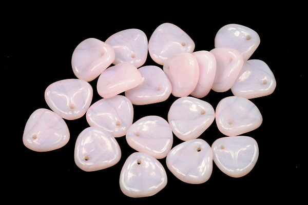 Rose petal 7x8 mm, 30 ks - růžové hedvábí