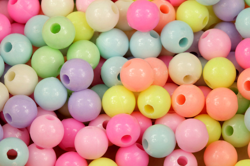 Plastové korálky, kulička 8 mm, 20 g (85-90 ks) - mix pastelových barev