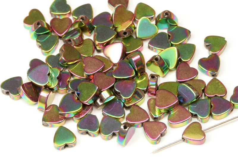 Korálky ze syntetického hematitu, srdíčko 6 mm, 1 ks - metalická světlá duhová