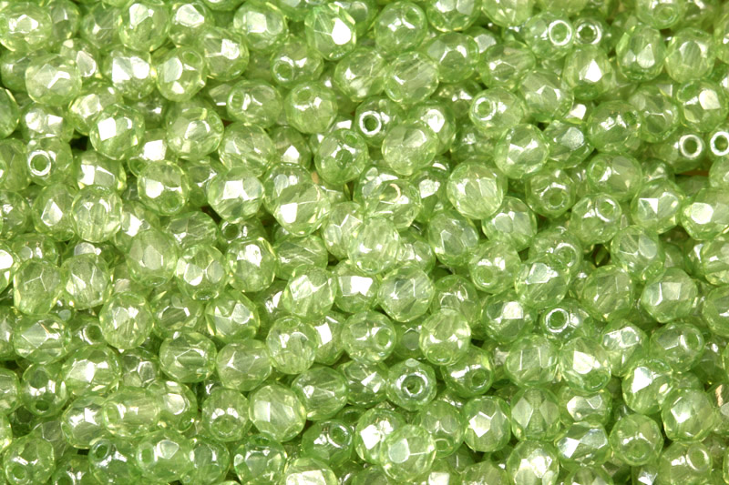 Broušené korálky ohňovky 4 mm, 40 ks/16 cm - zelený listr na krystalu