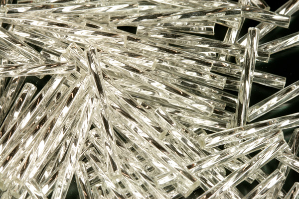 PRECIOSA Bugles-SH, stáčené čípky 11,1" (25 mm), 50 ks - krystal, stříbrný průtah (SL)