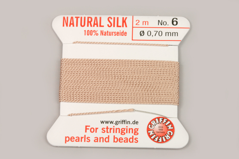 Natural Silk (Griffin) - stáčená hedvábná šňůra s jehlou, No. 6 (0,7 mm), 2 m - sv. růžová