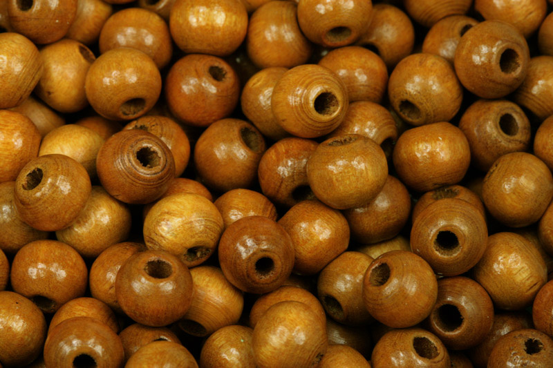 Dřevěné korálky lakované, kulička 8 mm - stř. hnědá, VÝHODNÉ BALENÍ BIG, 100 g (cca 620ks)