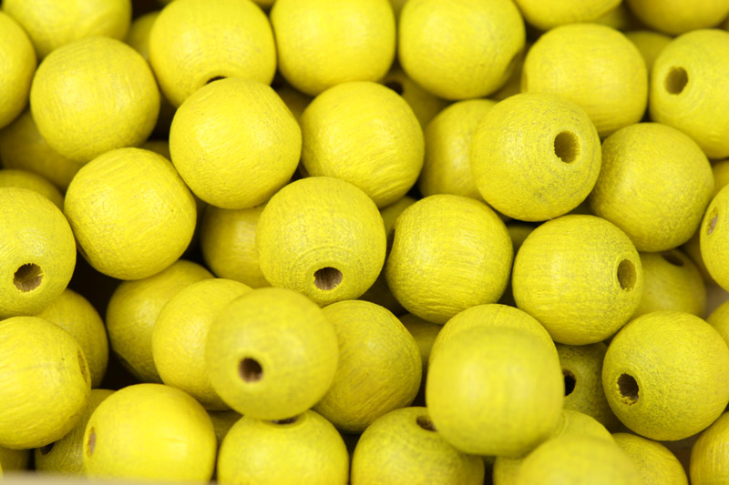 Dřevěné korálky lakované, kulička 10 mm, 20 ks - světlejší žlutá (výroba ČR)