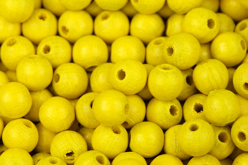 Dřevěné korálky lakované, kulička 8 mm, 30 ks - žlutá (výroba ČR)