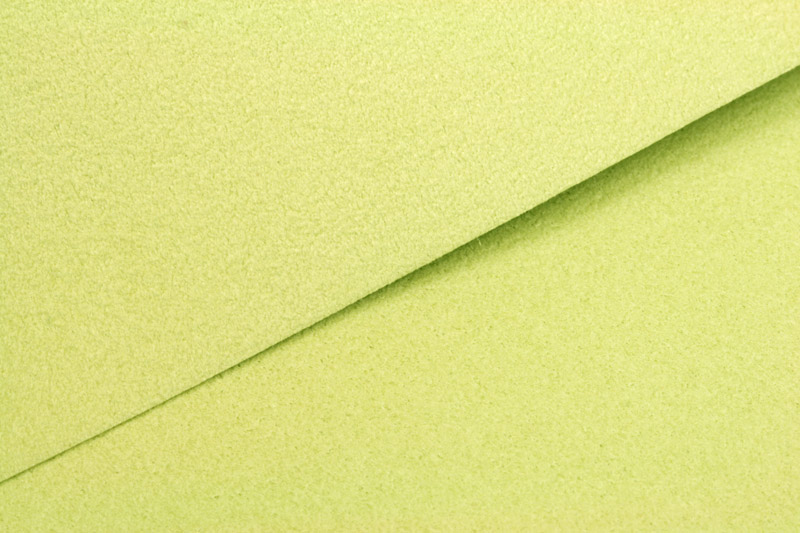 Ultrasuede - profi semišový podklad, 21,6x10,8 cm, bal. tuba - světlá zelenkavá (celery)